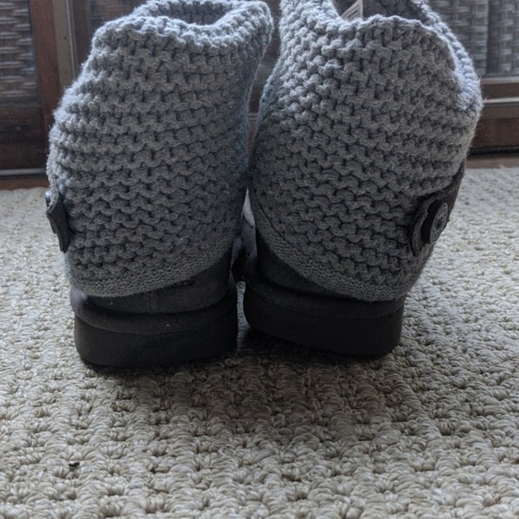 UGGs Size 4 - Picture 3 of 6